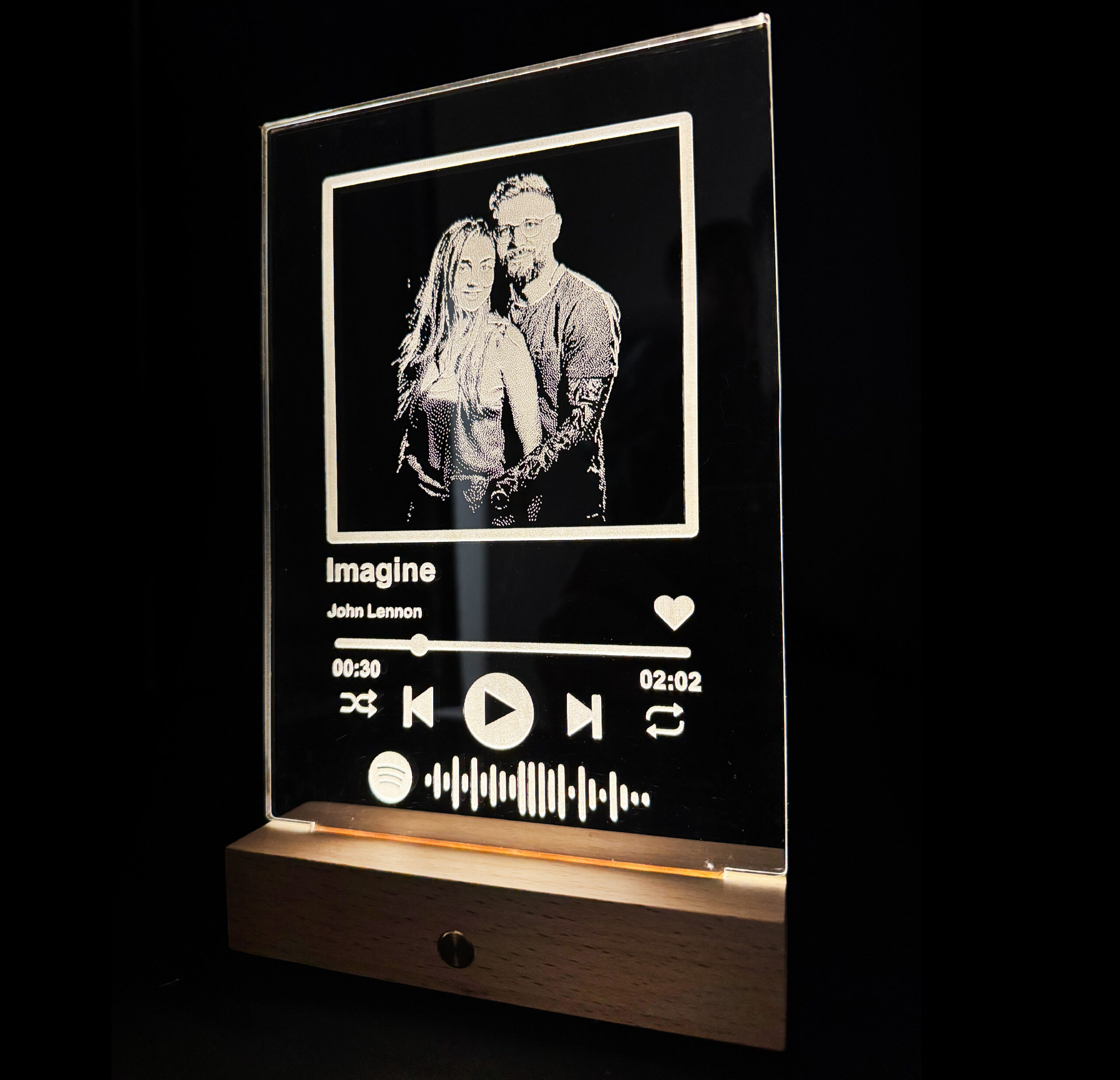 2387_gravirovana-fotografia-s-led-podsvietenim-spotify-typ-podstavca-farebny-s-dialkovym-ovladanim-2xaaa-baterie-usb-kabel 2387_gravirovana-fotografia-s-led-podsvietenim-spotify-typ-podstavca-farebny-s-dialkovym-ovladanim-2xaaa-baterie-usb-kabel